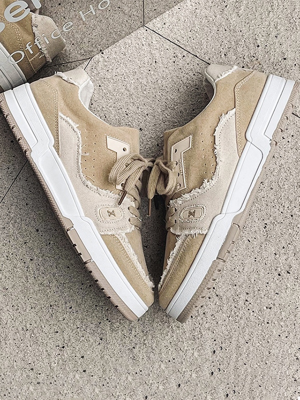 Herren-Sneaker mit kontrastierendem Einsatz und rohem Rand-4