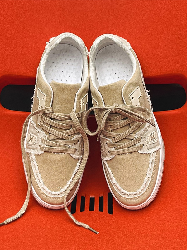 Herren-Sneaker mit kontrastierendem Einsatz und rohem Rand-1